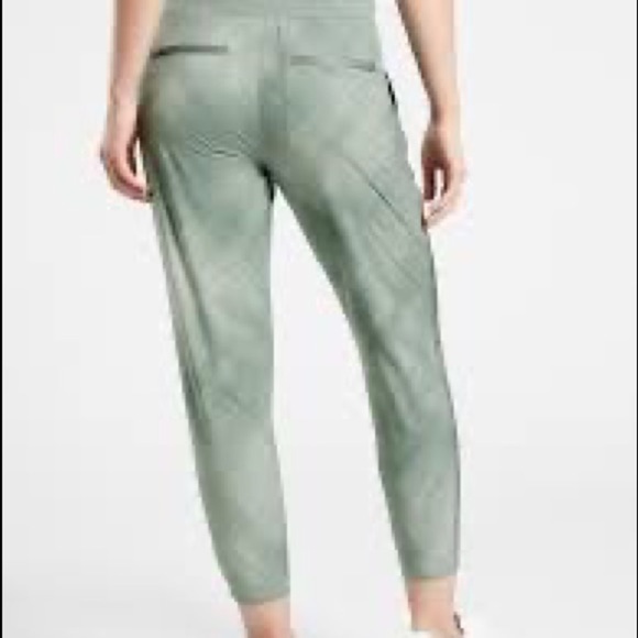 Athleta Nolita Slim Tapered Printed Crop Pant Size 14 - Picture 4 of 8